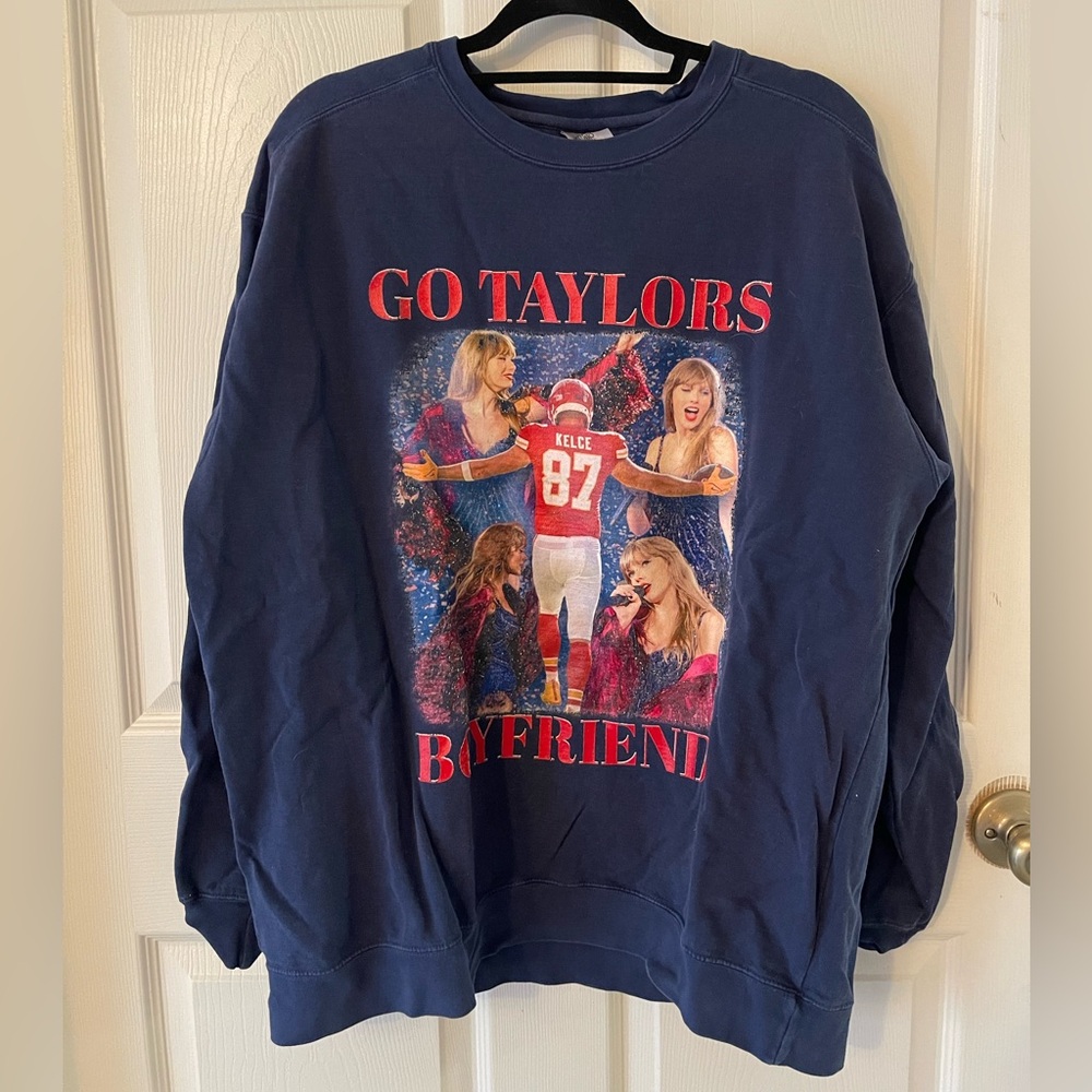 Go Taylors Boyfriend - Comfort Colors Crew